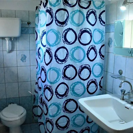 Jenny's House ארגוסטולי